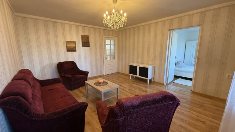 Šviesus 4 kambarių butas Ukmergėje, šalia miško