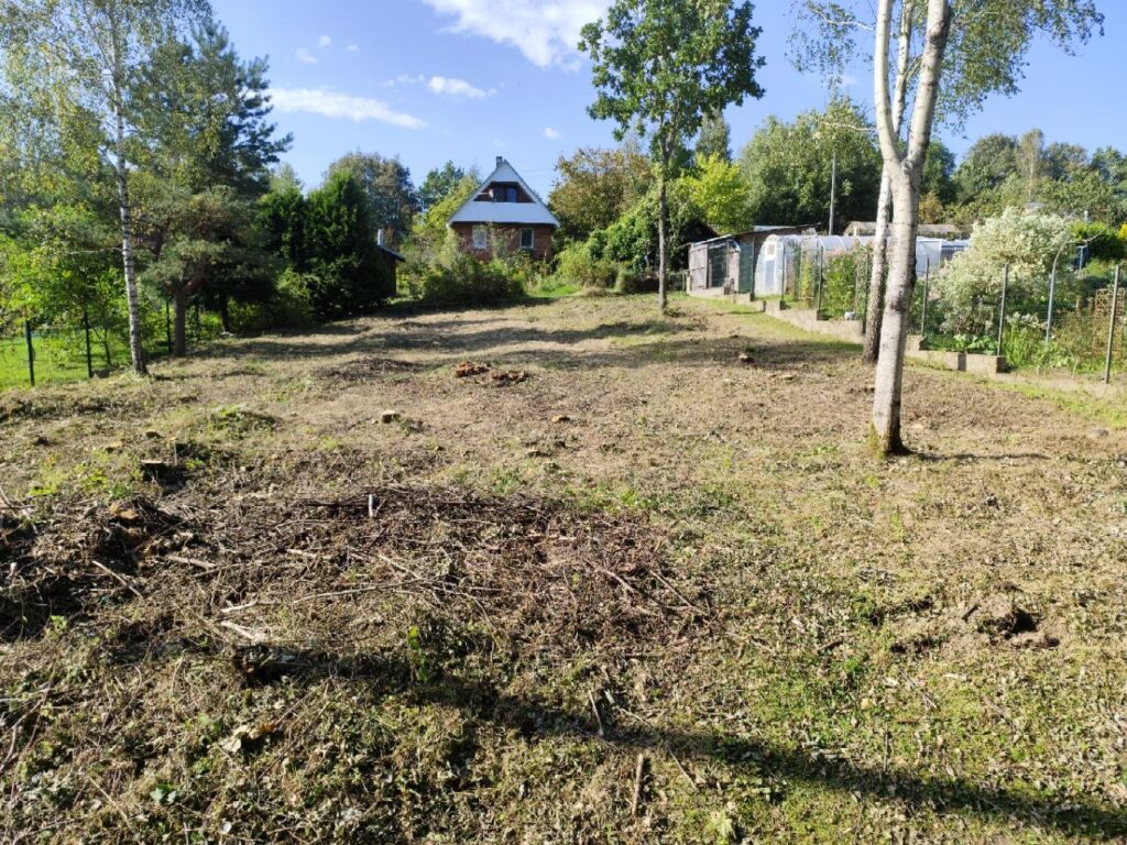 Parduodamas sklypas be statinių Akmeniškių k., SB „Rojus“.