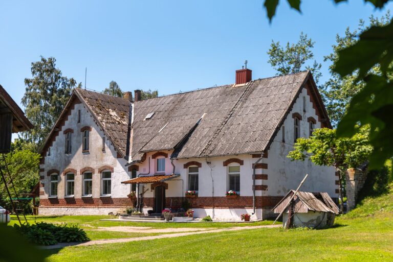Namo dalis šalia Kuršių marių, Ventėje