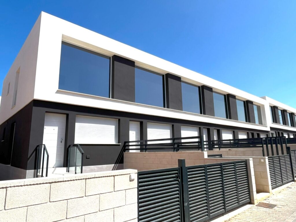 VISION – modernus kotedžas su baseinu Gran Alakante, Ispanijoje